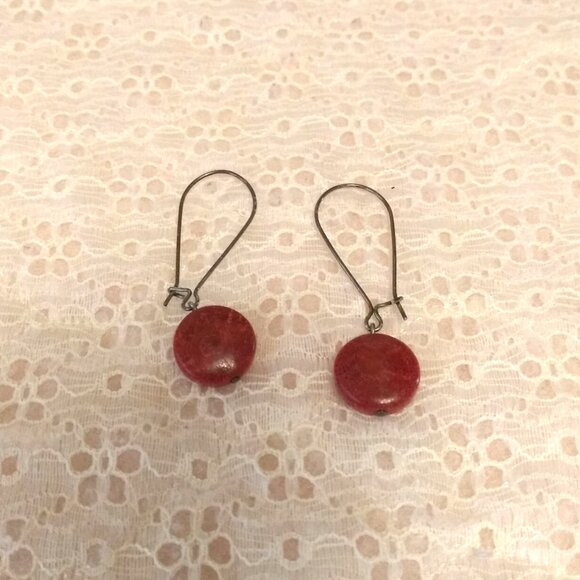 Vintage Handmade Red Beads Dangle Drop Earrings Timeless VTG Jewelry - Picture 3 of 7